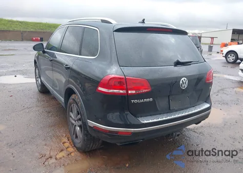 2016 Volkswagen Touareg Vr6 Lux z USA, uszkodzony, nr VIN WVGEF9BP6GD011778